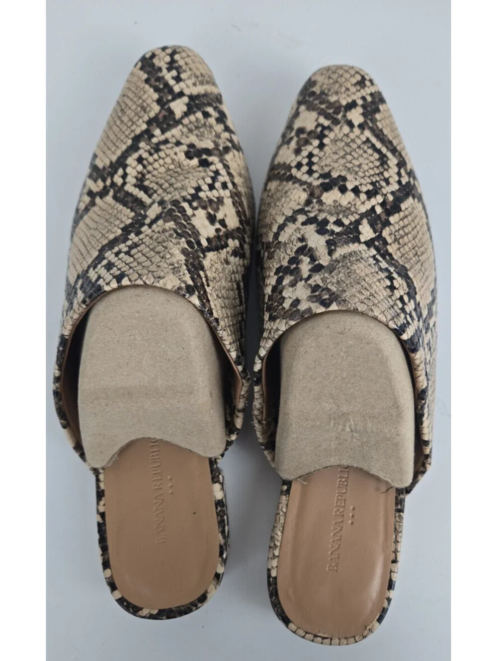 Banana Republic Gray Leather Snake Print Slide Flats Mules Almond Toe US 6
